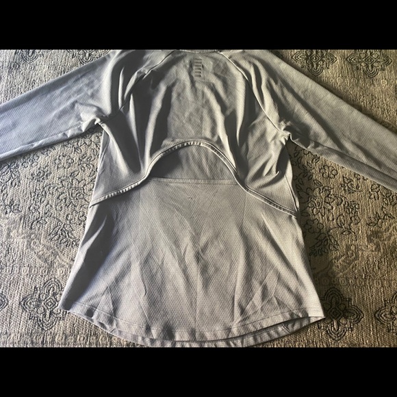 Under Armour Heatgear Long Sleeve XS - Picture 2 of 2